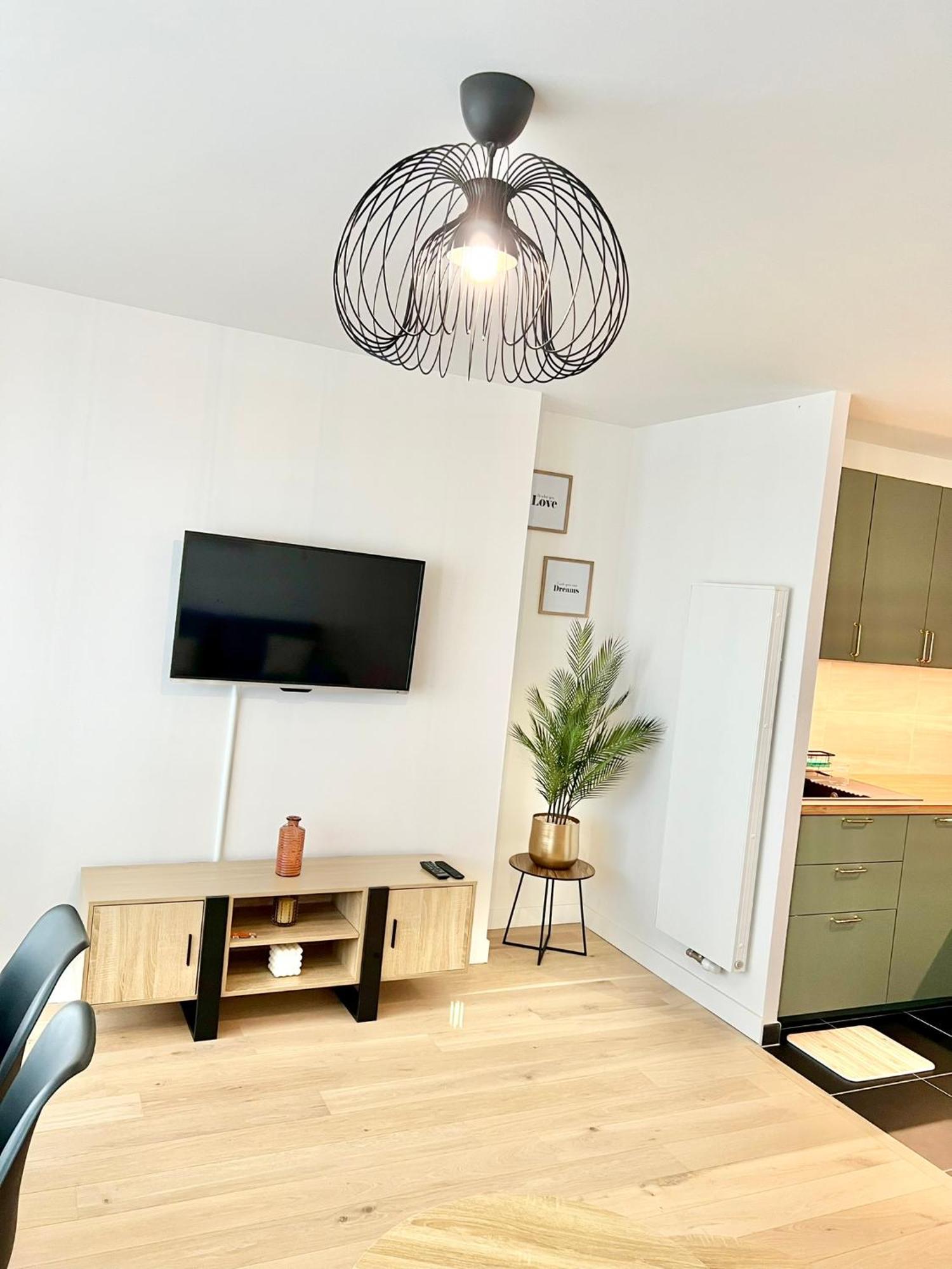 Appartement Neuf Et Spacieux Clichy Dış mekan fotoğraf