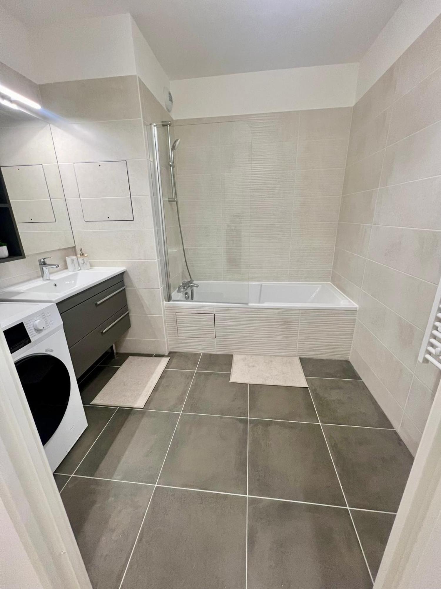 Appartement Neuf Et Spacieux Clichy Dış mekan fotoğraf